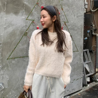 Angora style round knit