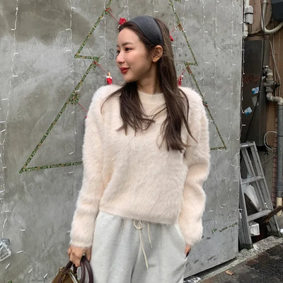 Angora style round knit
