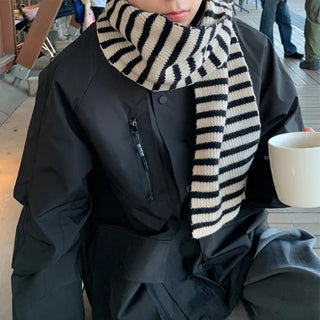 Border pattern scarf