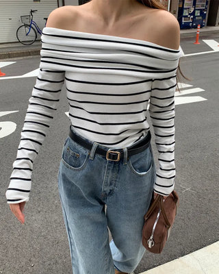 Border Slim Feed Off-Shoulder