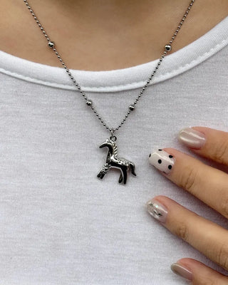 Horse pendant necklace