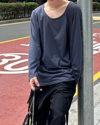 U-neck long-sleeved T-shirt