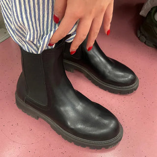 Basic Chelsea Boots