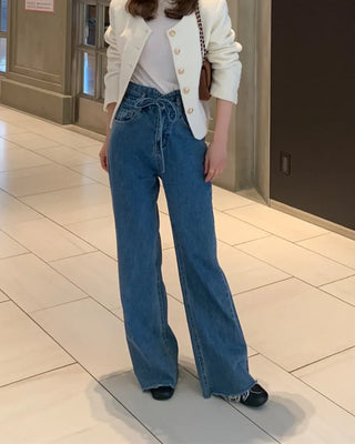 Strap high-waisted denim pants
