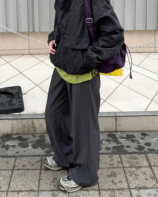 One-pleat wide slacks
