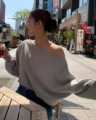 Off-shoulder sweatshirt T-shirt