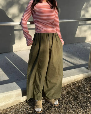 Round piping neck striped knit