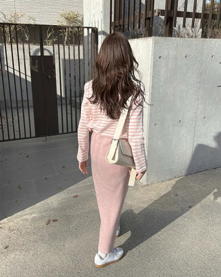 Simple knit skirt