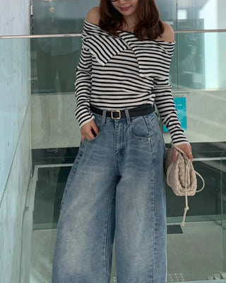 Color-point off-shoulder knit