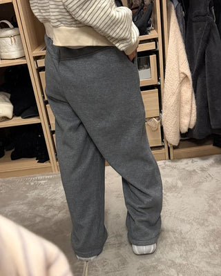 Wide-leg sweatpants with elastic waistband