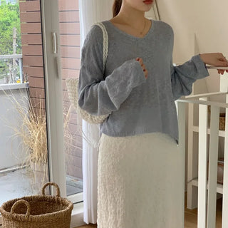 V-neck knit t-shirt