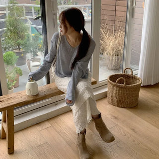 V-neck knit t-shirt