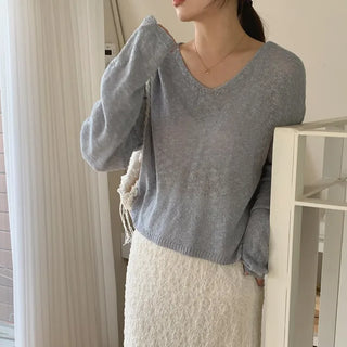 V-neck knit t-shirt