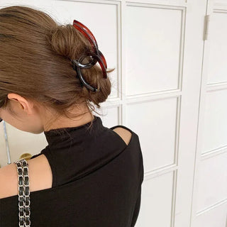 Cross hair clip