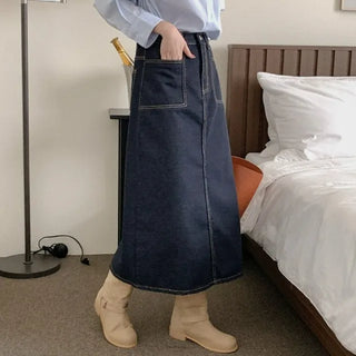 Balanced denim skirt
