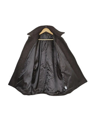 A half coat that can be worn even in the middle of winter.