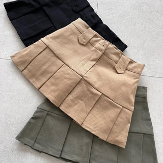 Low-rise pleated mini skirt cargo culottes