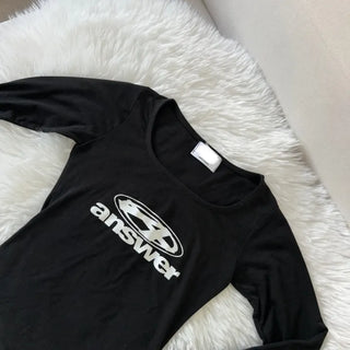 A Lettering Point Long Sleeve U-Neck Tee T-Shirt