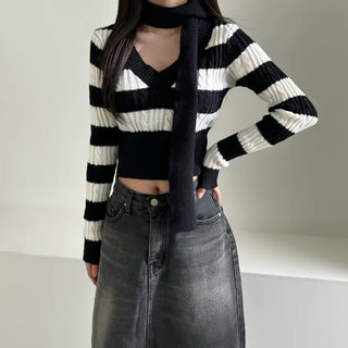 Striped V-neck muffler knitwear knit cropped set