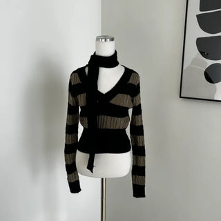 Striped V-neck muffler knitwear knit cropped set