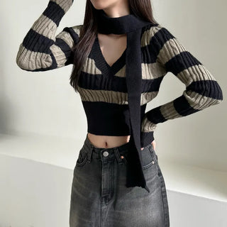 Striped V-neck muffler knitwear knit cropped set