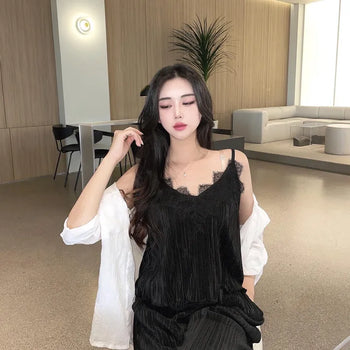 Goddess Lace Pleated Sleeveless Top
