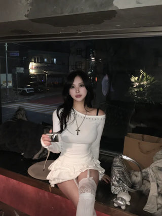 Studded Half-Off-Shoulder Side-Slit Long-Sleeve T-Shirt. Daily Perfect Shot