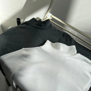Soft and stretchy fleece-lined turtleneck t-shirt long-sleeve