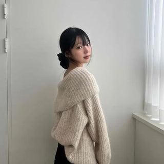 Puppy Boucle Off-Shoulder Balloon Fit Knit