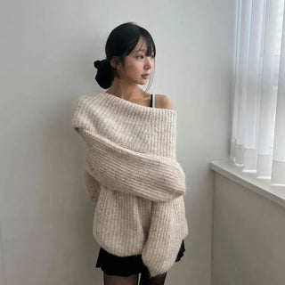 Puppy Boucle Off-Shoulder Balloon Fit Knit