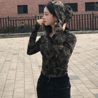 Military camouflage pattern slim-fit zip-up hoodie