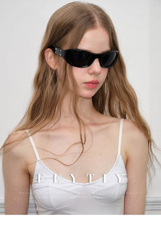 curved cat-eye sunglasses