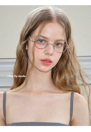 gold round glasses