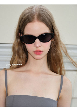 retro cat-eye sunglasses