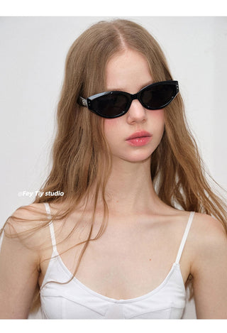 retro cat-eye sunglasses