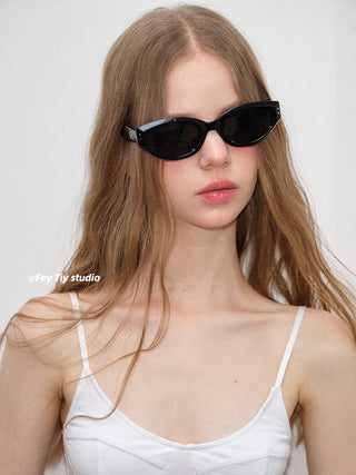 retro cat-eye sunglasses
