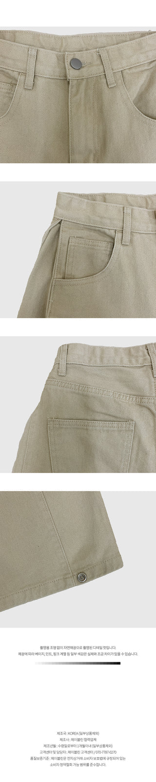 Wide-leg pants with side pleats
