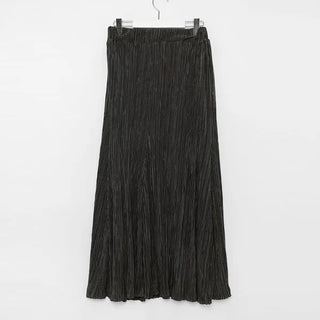 Pleated long skirt