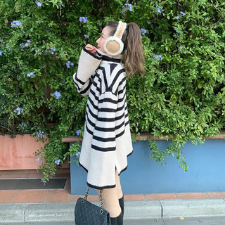 Turtleneck Slit Knit
