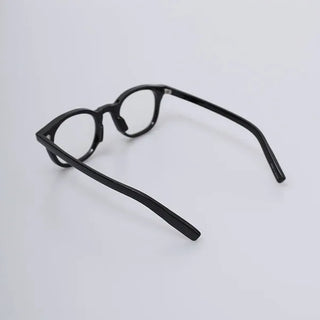 Simple Glasses