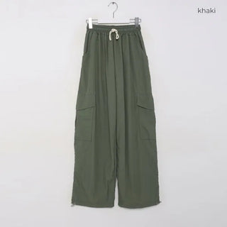 Wide cargo pants