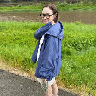 Hooded windbreaker