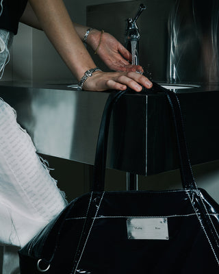 BIG COATING TOTE BAG IN BLACK