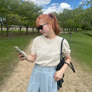 Simple U-neck knit