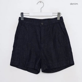 Short denim pants