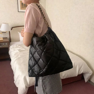 Chain quilted bag