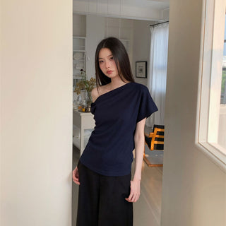 asymmetric shoulder top