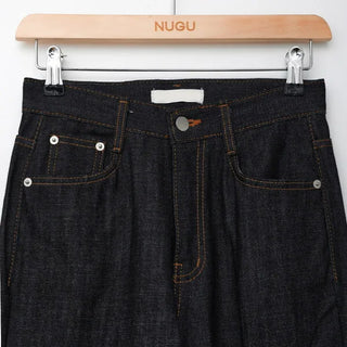 Rolled-up denim pants
