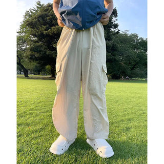 Wide cargo pants
