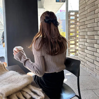 Slit off-shoulder knit
